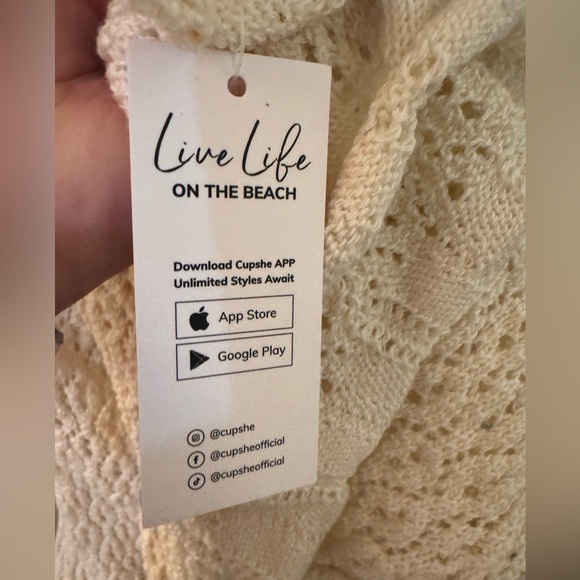 Cupshe coverup size XL
Crochet Sweetheart Twist Cutout Midi Dress - Picture 8 of 14